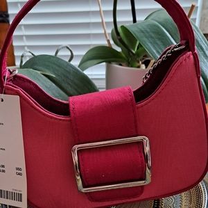 URBAN OUTFITTERS HOT PINK/RED CROSSBODY EVENING BAG WITH SILVER CHAIN NWT